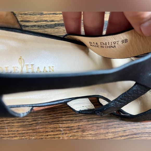 Cole Haan black leather sandals heels buckle women’s  size 9 - Picture 10 of 10